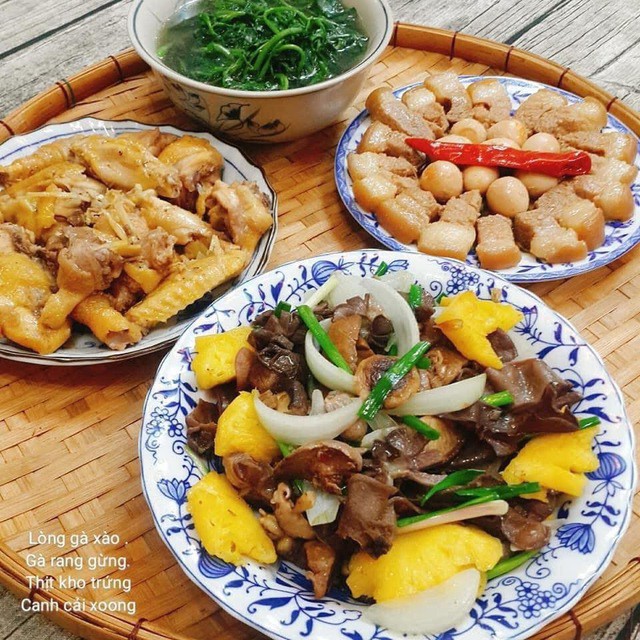 Mâm cơm gia đình - di sản ngọt ngào truyền từ thế hệ này sang thế hệ khác.