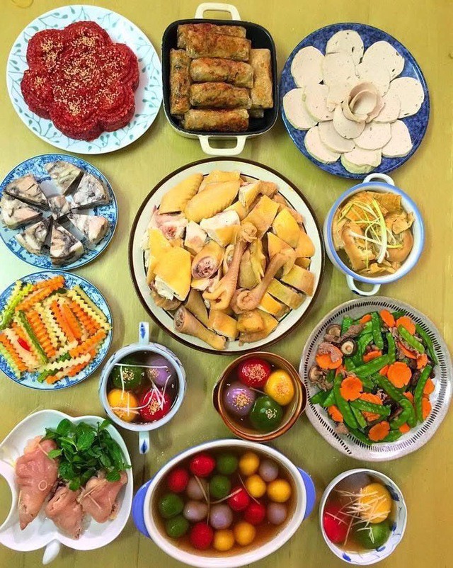 Mỗi lần nhìn mâm cơm gia đình là một lần trái tim được chữa lành.