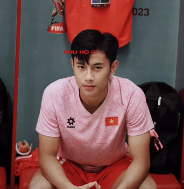 "Hotboy" Trần Gia Bảo - cầu thủ U17 Việt Nam ghi bàn trận gặp U17 Nhật Bản - 7