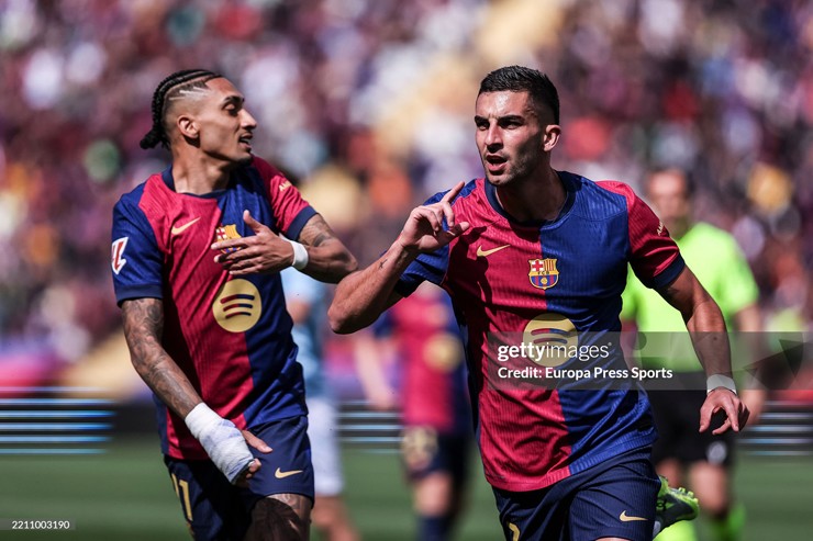 Raphina và Torres tỏa sáng giải cứu Barcelona