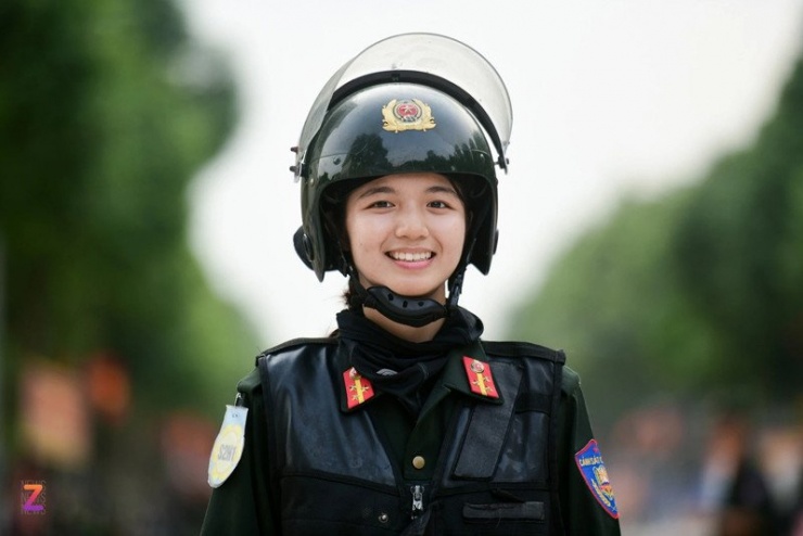  Bảo  Chinh rạng rỡ trên thao trường. Ảnh: Znews  
