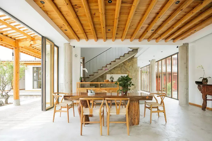 Dù không tiết lộ cụ thể số tiền xây dựng, nhưng theo chuyên gia, chi phí xây biệt thự 700m2 ở nông thôn Vân Nam chắc chắn không dưới 800.000 NDT (khoảng 3&nbsp;tỷ đồng).

