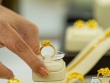 Giá vàng thế giới lao dốc mất phanh, dự báo sắp tới ra sao?