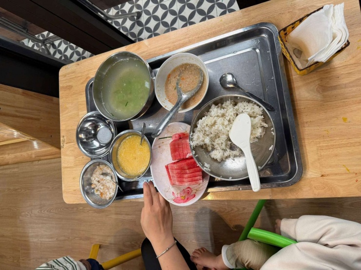 Phụ huynh "tố" suất ăn bán trú của con "nghèo dinh dưỡng", Trường mầm non Việt Ý 1 nói gì - 2