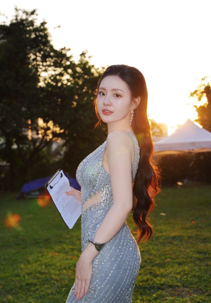 Trong học tập và hoạt động sinh viên, cô ghi dấu với nhiều thành tích như Quán quân cuộc thi MC song ngữ Én Vàng UEF 2024, Á khôi 1 Hoa khôi Sinh viên Việt Nam khu vực miền Nam 2023, Top 10 Hoa khôi Sinh viên Việt Nam 2023 và danh hiệu “Nữ sinh nhân ái”. Khánh Như cũng từng đạt học bổng hỗ trợ học tập 150% tại Đại học Kinh tế TP.HCM, đồng thời tham gia nhiều cuộc thi học thuật như tranh biện, dịch thuật, lồng tiếng tiếng Anh và đạt các giải thưởng cao.