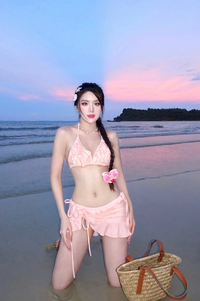 Song song với luyện tập, Phan Phương Oanh áp dụng chế độ dinh dưỡng khoa học, kiểm soát lượng calo nạp vào cơ thể. Cô tuân thủ nguyên tắc tăng cường protein, thay cơm trắng, bánh mì bằng khoai lang, yến mạch... đồng thời bổ sung nhiều rau xanh, nước lọc.