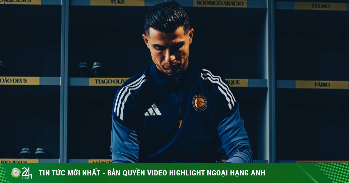 Ronaldo lập siêu phẩm đánh gót cực dị, cười hớn hở chờ ngày tái xuất
