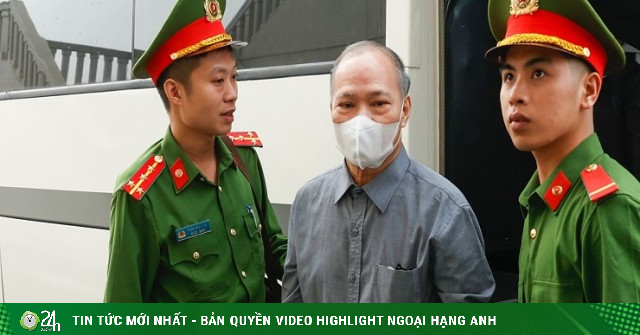 Cựu Thứ trưởng hối hận vì trót phạm sai lầm trong 'giây phút không chín chắn'