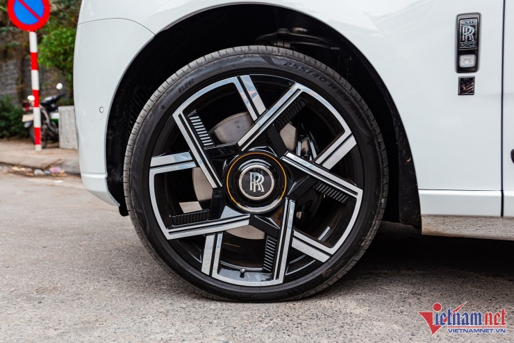 Đi 500km, đại gia H&agrave; Nội b&aacute;n xe si&ecirc;u sang Rolls-Royce Cullinan 2025 lỗ tiền tỷ - 7