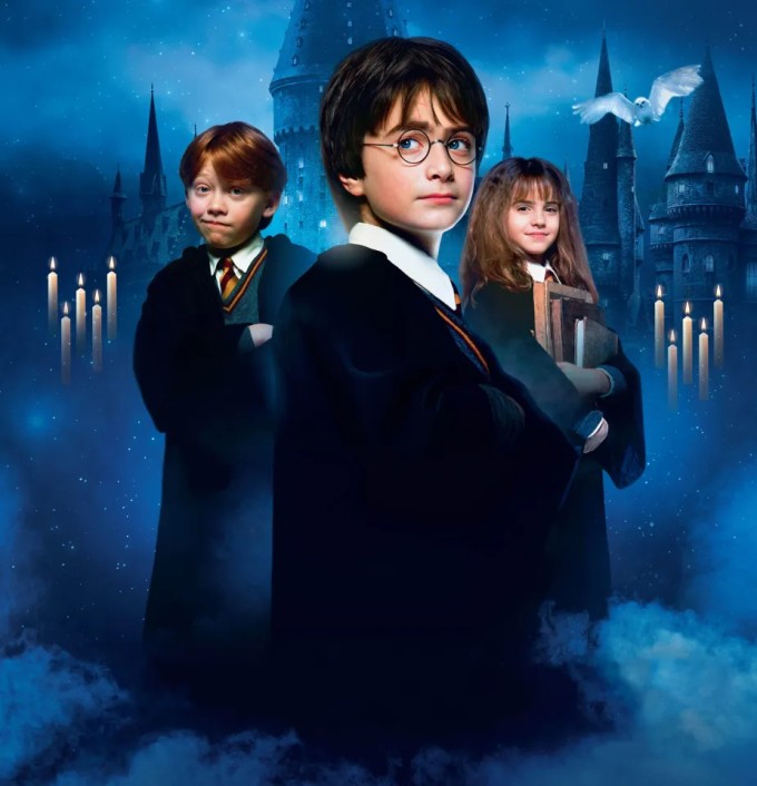 Bộ ba diễn viên Daniel Radcliffe, Rupert Grint và Emma Watson trong bản điện ảnh từ năm 2001 đến 2011.