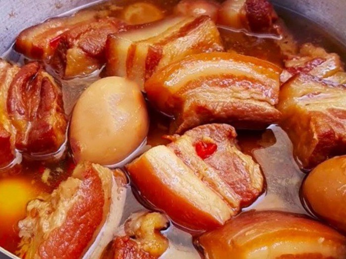 Thịt lợn bệnh vẫn tiềm ẩn nguy cơ nhiễm độc dù đã nấu chín. Ảnh minh hoạ