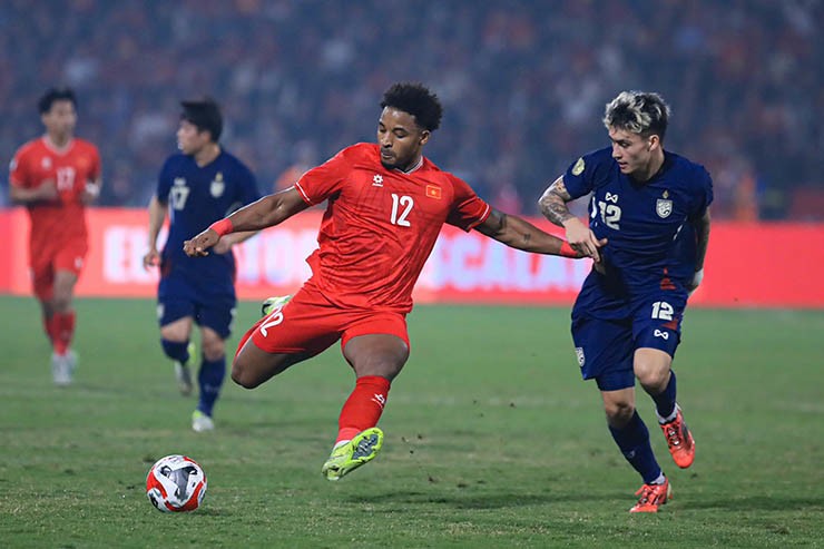 ĐT Việt Nam đang dần thu hẹp khoảng cách với ĐT Thái Lan trên bảng xếp hạng FIFA