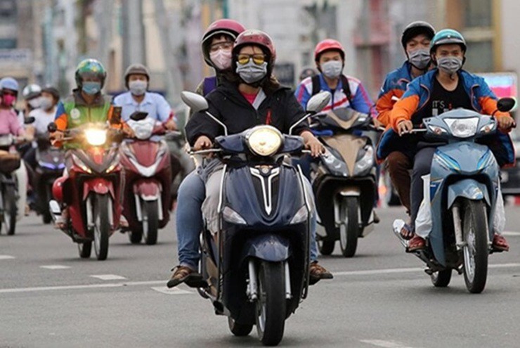 Điều khiển xe máy không có bằng lái xe bị phạt bao nhiêu tiền? - 1