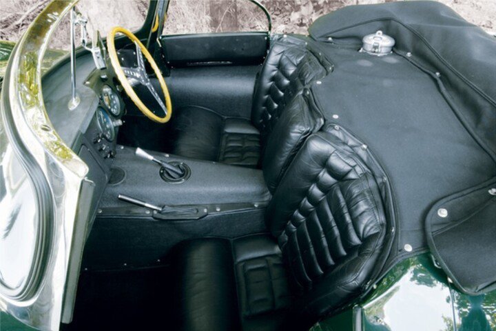 Khoang lái Jaguar XKSS.