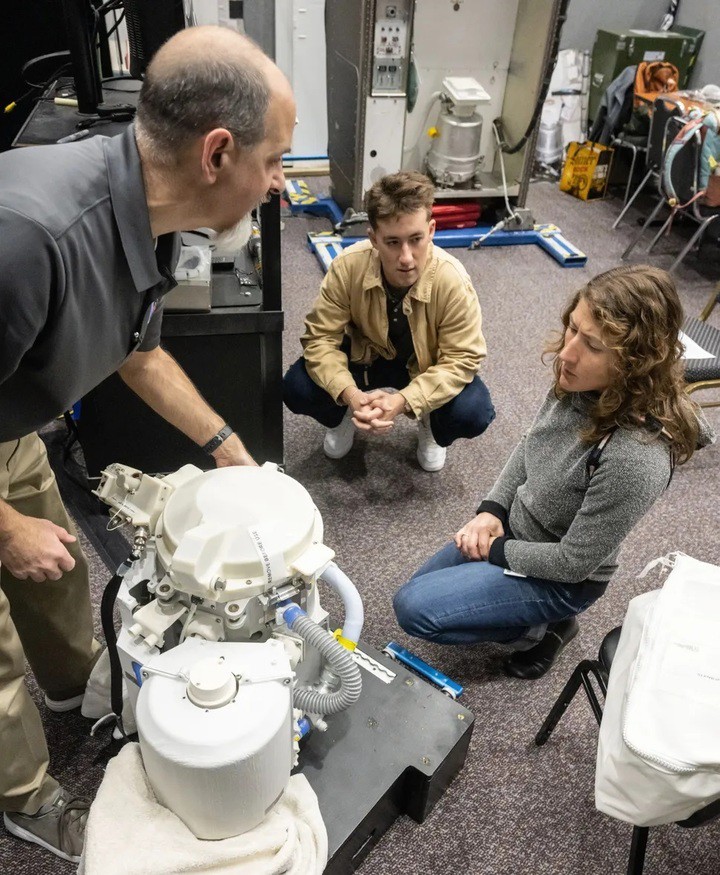 NASA)