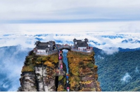 Núi Phạm Tịnh – một trong “Ngũ đại danh sơn Phật giáo” ở Trung Quốc