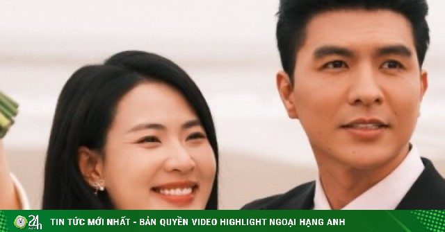 Steven Nguyễn "Không giới hạn" ôm đàn hát tặng Minh Trang bài "50 năm về sau"