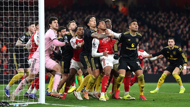 Arsenal bị chỉ trích nhiều vì phương án phạt góc hiệu quả của mình