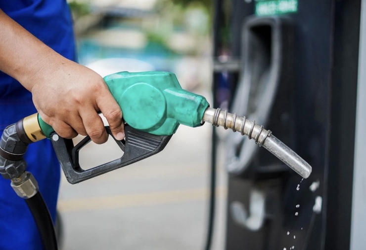 Cục Thuế yêu cầu toàn ngành tăng cường kiểm tra, xử lý vi phạm thuế trong kinh doanh xăng dầu.