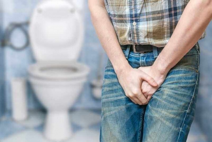Tiểu buốt ở nam giới là dấu hiệu cảnh báo nhiều bệnh lý tiềm ẩn.