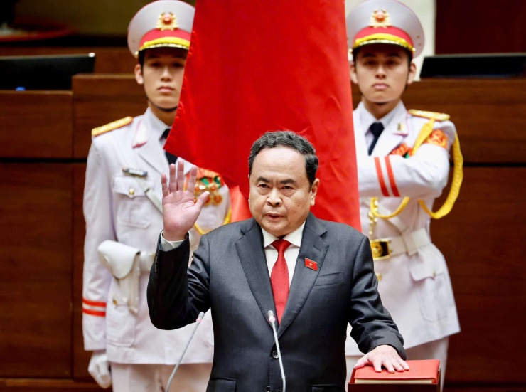 Hoàng Lê