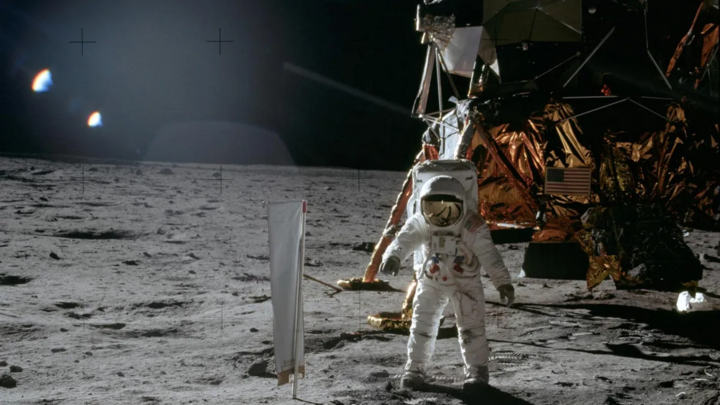 Mỹ giành chiến thắng trong cuộc đua lên Mặt Trăng với chuyến đổ bộ của tàu Apollo 11 vào tháng 7/1969. (Ảnh: NASA)
