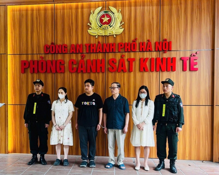 Ông Vũ Minh Châu cùng con trai và các nhân viên Bảo Tín Minh Châu bị khởi tố.
