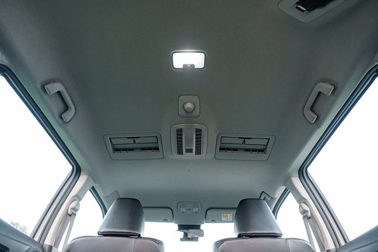 Giá xe Toyota Veloz Cross tháng 4/2026, ưu đãi 100% lệ phí trước bạ - 14