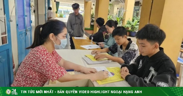 Tuyển sinh lớp 10 ở TPHCM: Giáo dục thường xuyên 'đắt hàng'