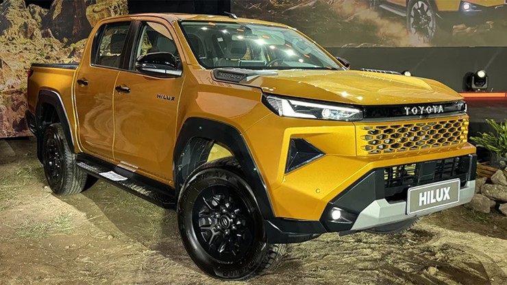 Doanh số xe bán tải Hilux đã bị ảnh hưởng bởi quy định mới.