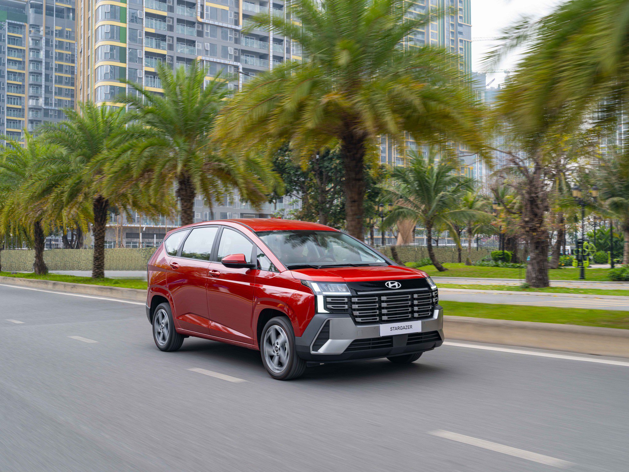 Cụm đèn chiếu sáng và cản trước trên xe&nbsp;được tinh chỉnh.