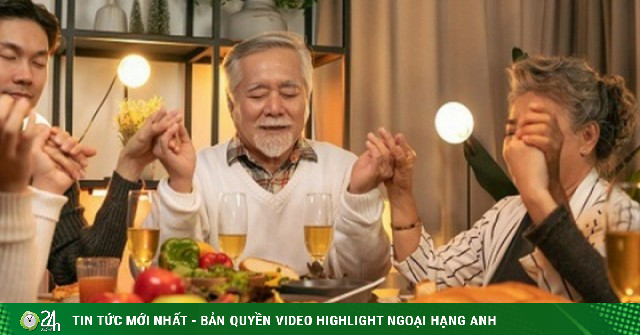 Tuổi thọ dài hay ngắn, nhìn cách ăn là biết: 3 nguyên tắc vàng trong cách ăn của người trường thọ