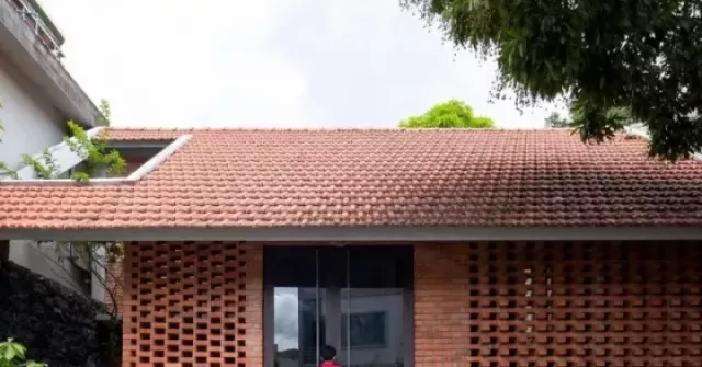 Ý tưởng xây dựng nhà gạch thô mộc cho gia chủ muốn 'kết nối' với thiên nhiên