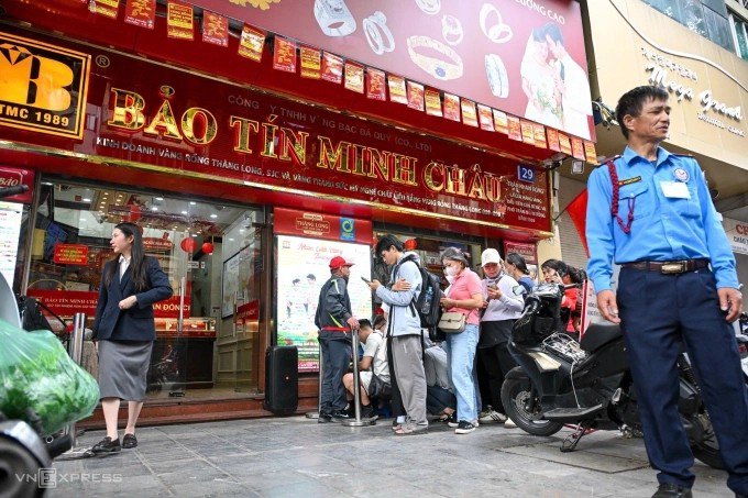 Cửa hàng Bảo Tín Minh Châu. Ảnh: Giang Huy