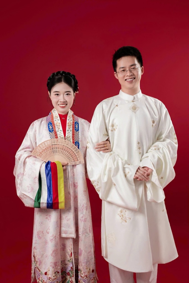 Nhân vật cung cấp