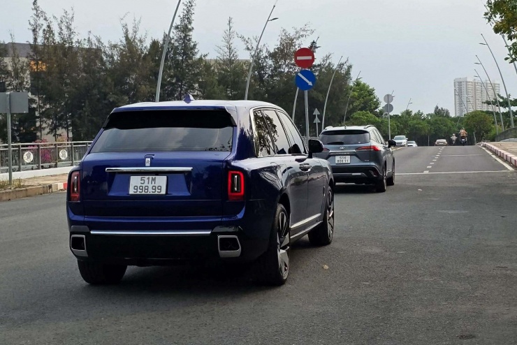 Xe siêu sang Rolls-Royce 40 tỷ của đại gia Sài Gòn gắn biển đấu giá 395 triệu - 3