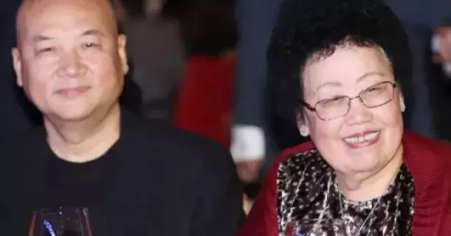 Vợ tỷ phú qua đời, 'Đường Tăng' Trì Trọng Thụy nhận bao nhiêu từ khối tài sản 6,8 tỷ USD?