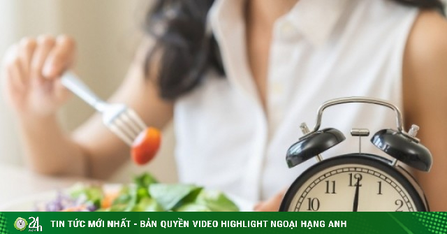 Nên ăn tối lúc mấy giờ để ngủ ngon, thức dậy khỏe khoắn?