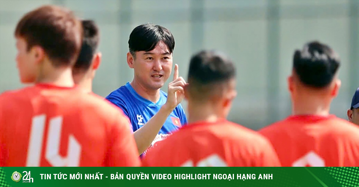 HLV Kim Sang Sik bất ngờ chia tay trợ lý số một, ĐT Việt Nam lo mất "vũ khí" lợi hại