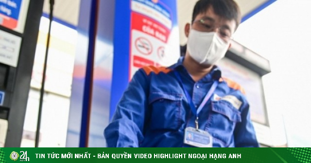 Giá xăng RON95 giảm mạnh gần 3.000 đồng/lít, có loại giảm tới gần 10.000 đồng/lít