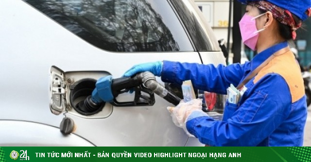 Bộ Công Thương nói rõ lý do giá xăng dầu giảm mạnh, có kỳ phải điều hành ban đêm