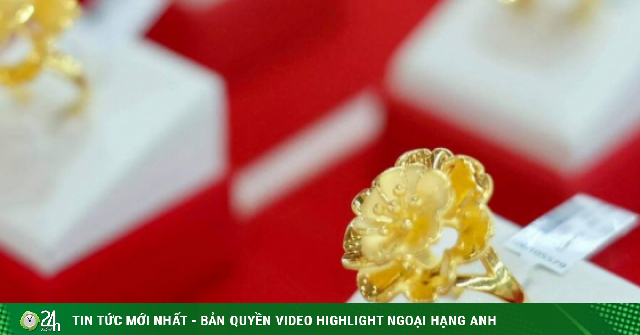 Giá vàng hôm nay 10/4: USD suy yếu, vàng quay đầu tăng mạnh