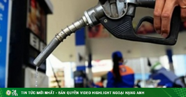 Giá xăng dầu giảm sâu: “Khoảng thở” và áp lực điều hành