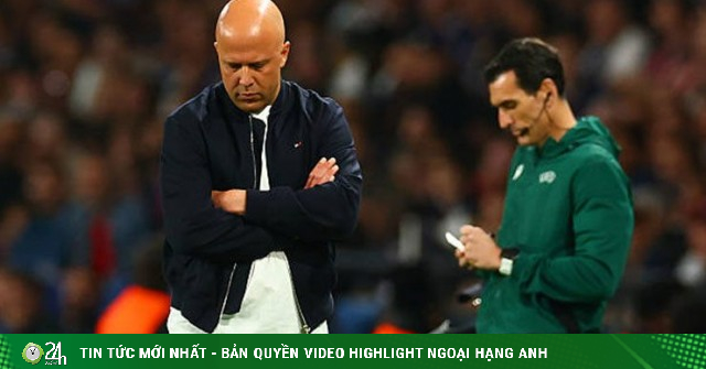 Hỗn độn hậu trường Liverpool: Arne Slot chưa bị sa thải vì… sếp trên bỏ chạy trước