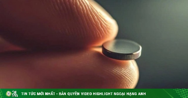 Pin "bất tử" nhỏ chỉ bằng quân cờ, dùng 100 năm không cần sạc