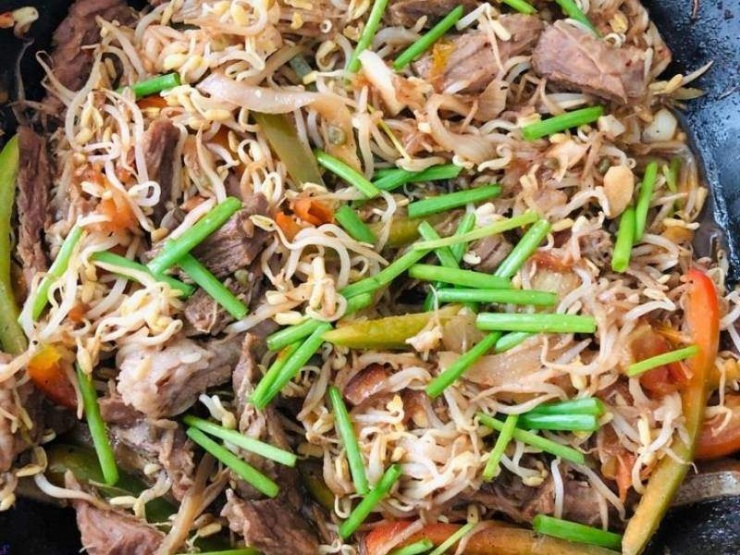 Giá đỗ xào thịt bò.