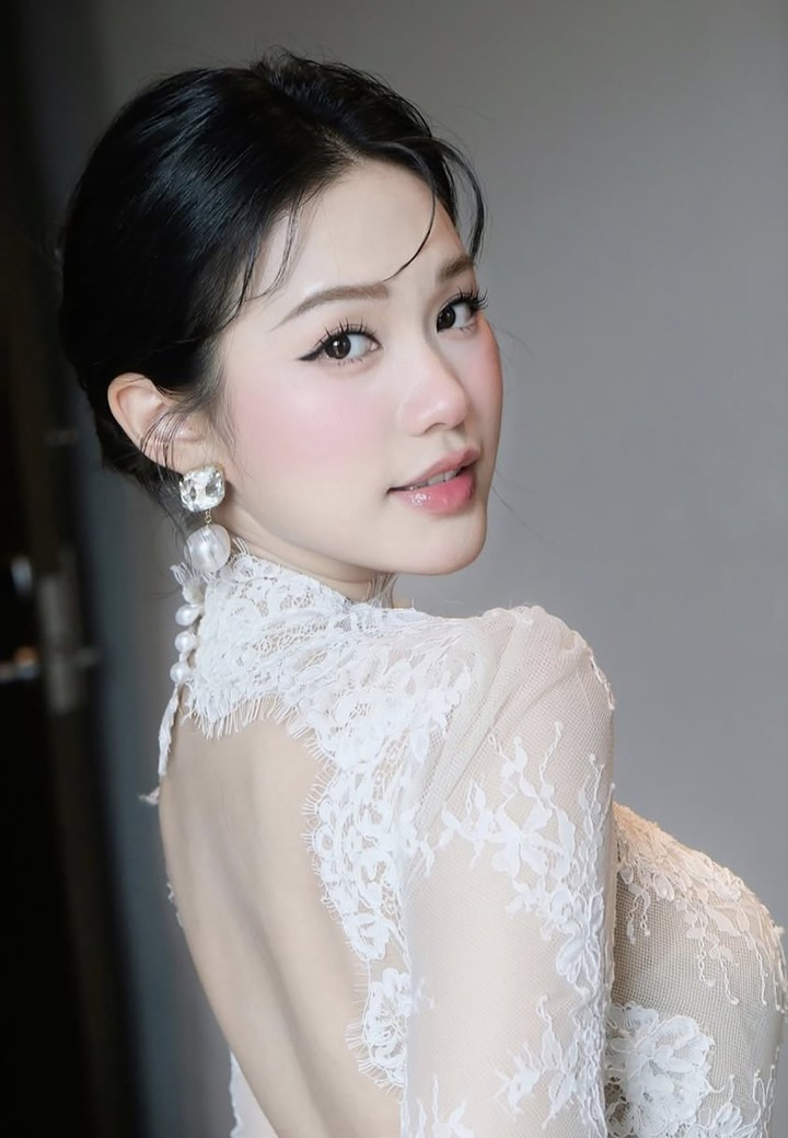 Bà xã cầu thủ Đoàn Văn Hậu: Từng lọt top 10 Hoa hậu Việt Nam, học vấn nổi bật - 2