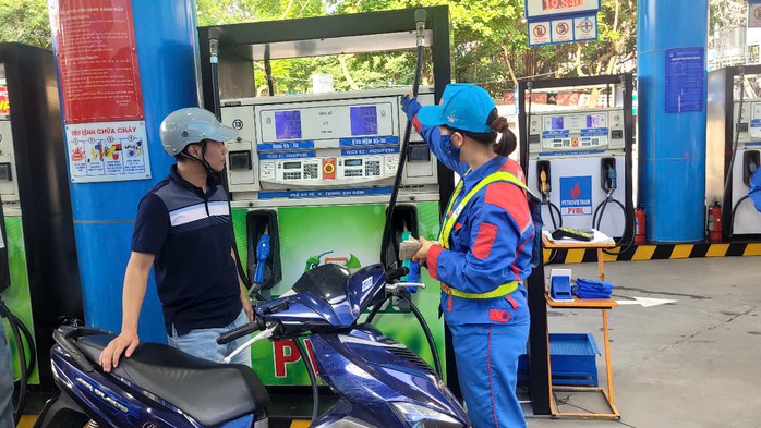 Bộ Công Thương đề xuất từ ngày 30-4-2026 kinh doanh mặt hàng xăng E10, thay thế xăng khoáng RON 95