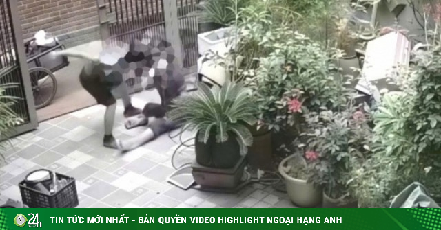 Phẫn nộ clip chồng đánh vợ dã man từ ngoài sân vào trong nhà