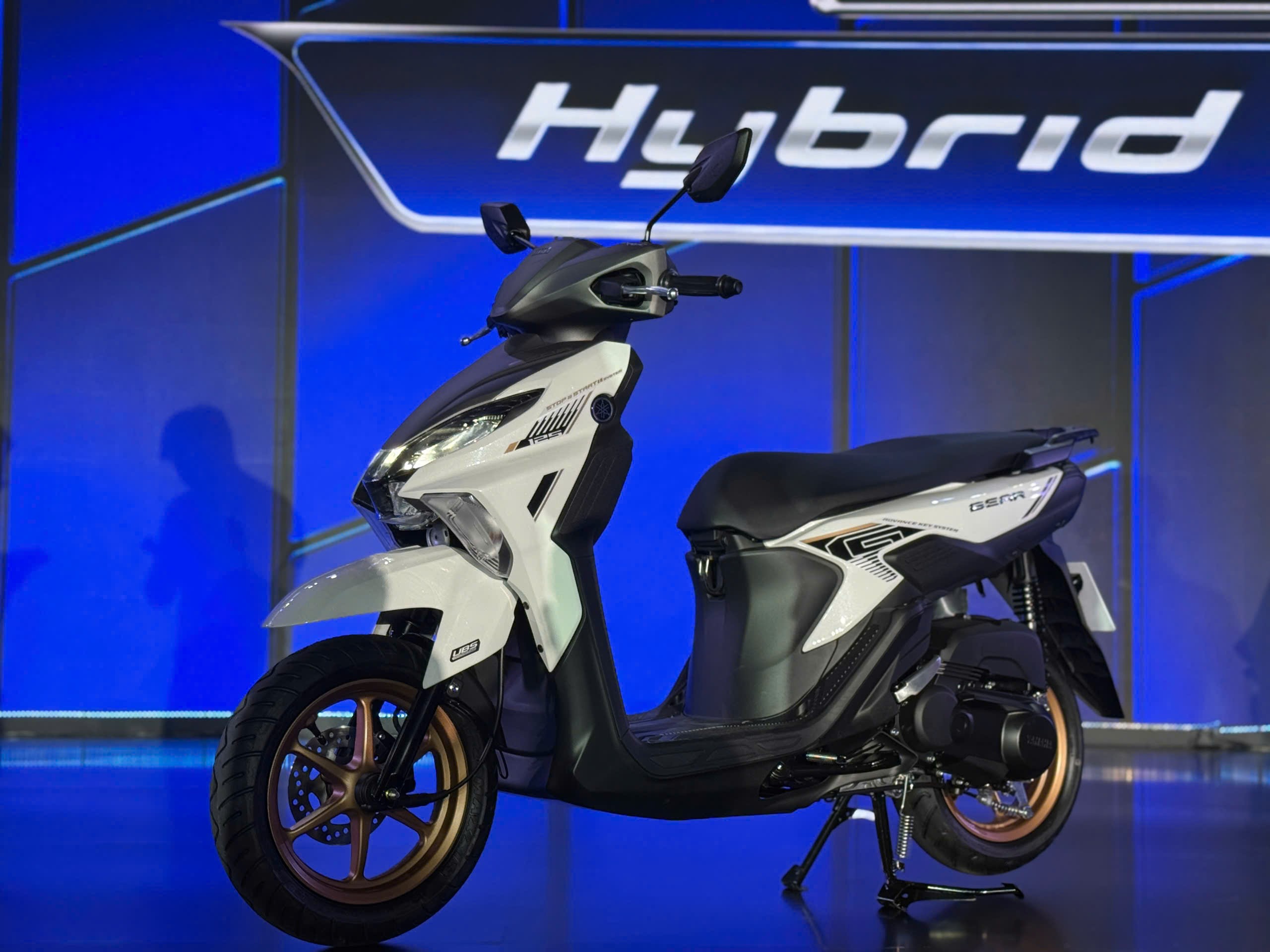 Xe tay ga Yamaha&nbsp;Gear 125 Hybrid hoàn toàn mới có mức tiêu thụ nhiên liệu chỉ 1,7 lít/100km.